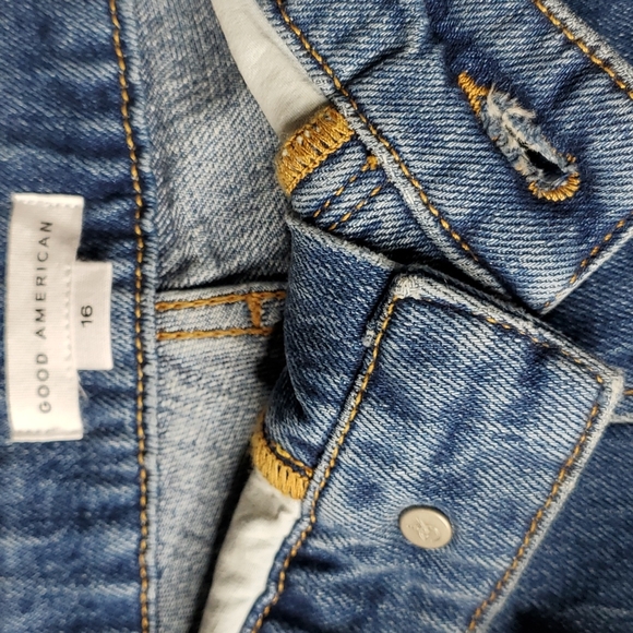 Good American Cut-off Fold Over Waistband Jeans - Picture 7 of 15